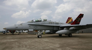 Academy 12118 1/32 USMC F/A-18D Hornet "VMFA(AW)-242 Bats"