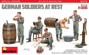 MiniArt 35378 1/35 German Soldiers At Rest (W.W.II)