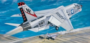 Trumpeter 02273 1/32 F-8J Crusader