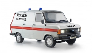 Italeri 3657 1/24 Ford Transit "UK Police"