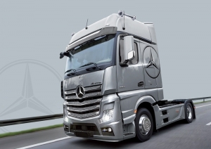 Italeri 3905 1/24 Mercedes Benz Actros MP4 Gigaspace