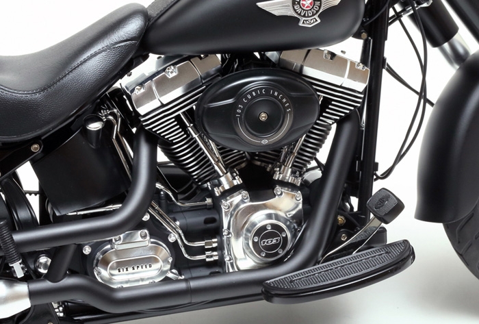 Tamiya 16041 1/6 Harley-Davidson FLSTFB Fat Boy Lo