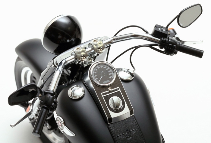 Tamiya 16041 1/6 Harley-Davidson FLSTFB Fat Boy Lo